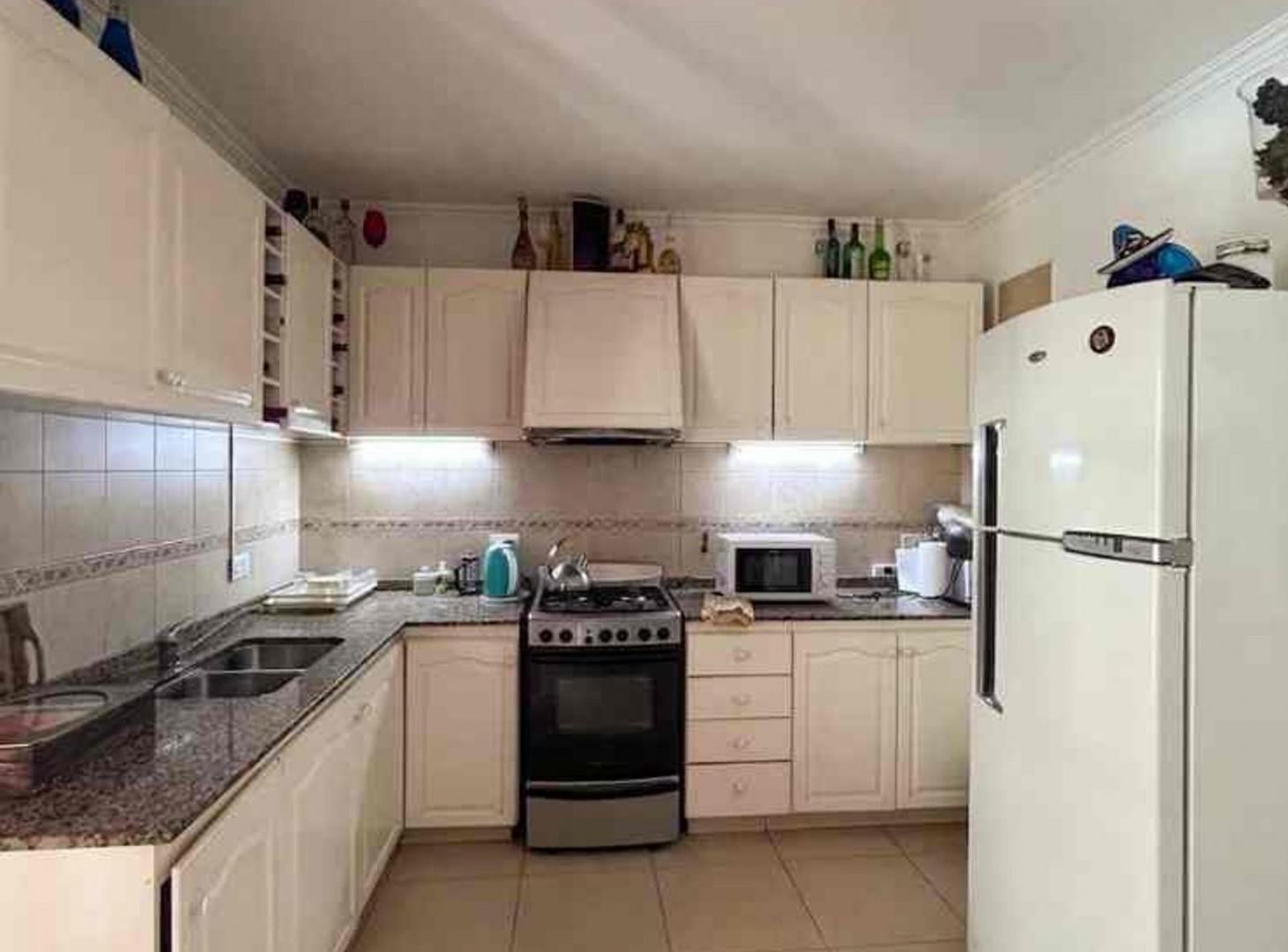 Foto de Venta Casa Arguello 3 Dorm y Pileta Zona Colegios, imagen 3
