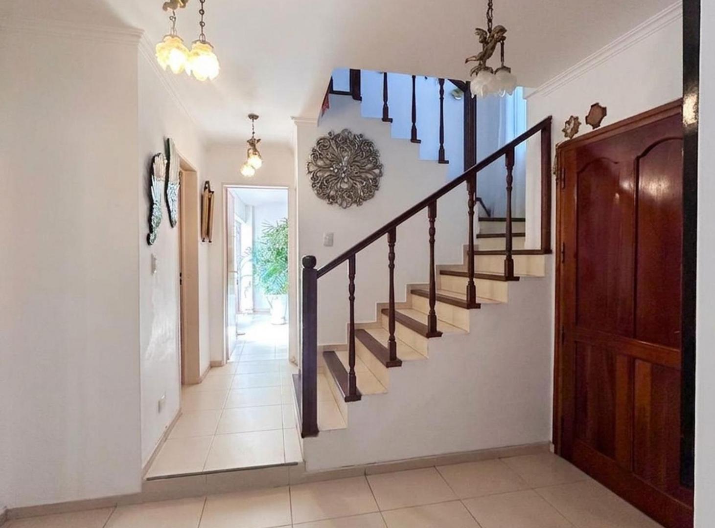 Foto de Venta Casa Arguello 3 Dorm y Pileta Zona Colegios, imagen 4