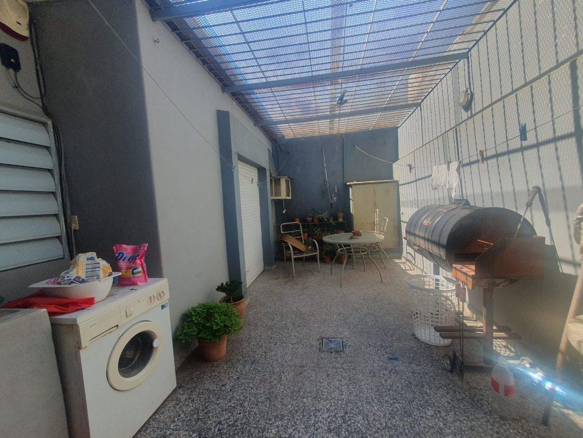 Foto de VENTA CASA 3 DORMITORIOS MAS GALPON B° SARMIENTO, imagen 5