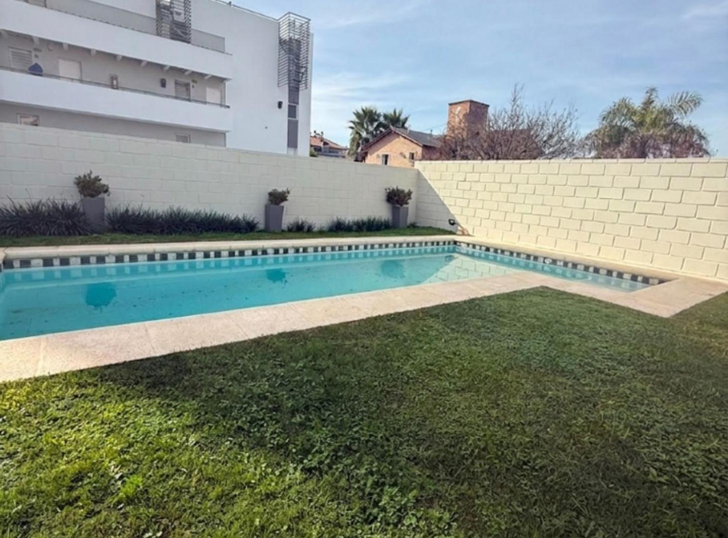 Foto de VENTA CASA 3 DORMITORIOS BARRIO CHATEAU CARRERAS, imagen 5
