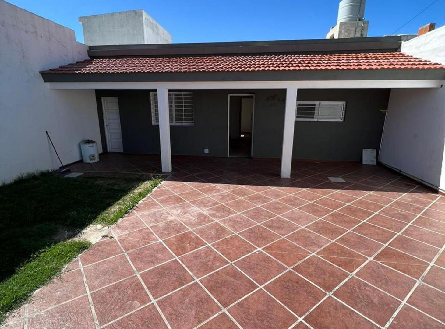 Foto de VENTA CASA 2 A METROS DE SABATTINI APTA CREDITO, imagen 2