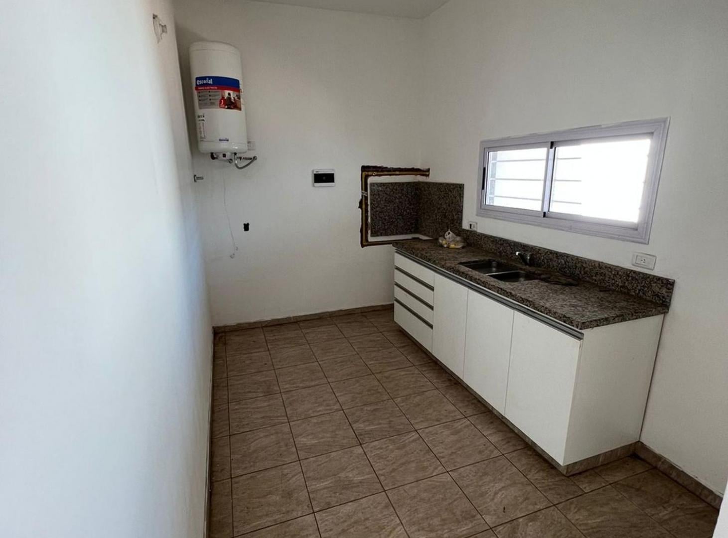 Foto de VENTA CASA 2 A METROS DE SABATTINI APTA CREDITO, imagen 3