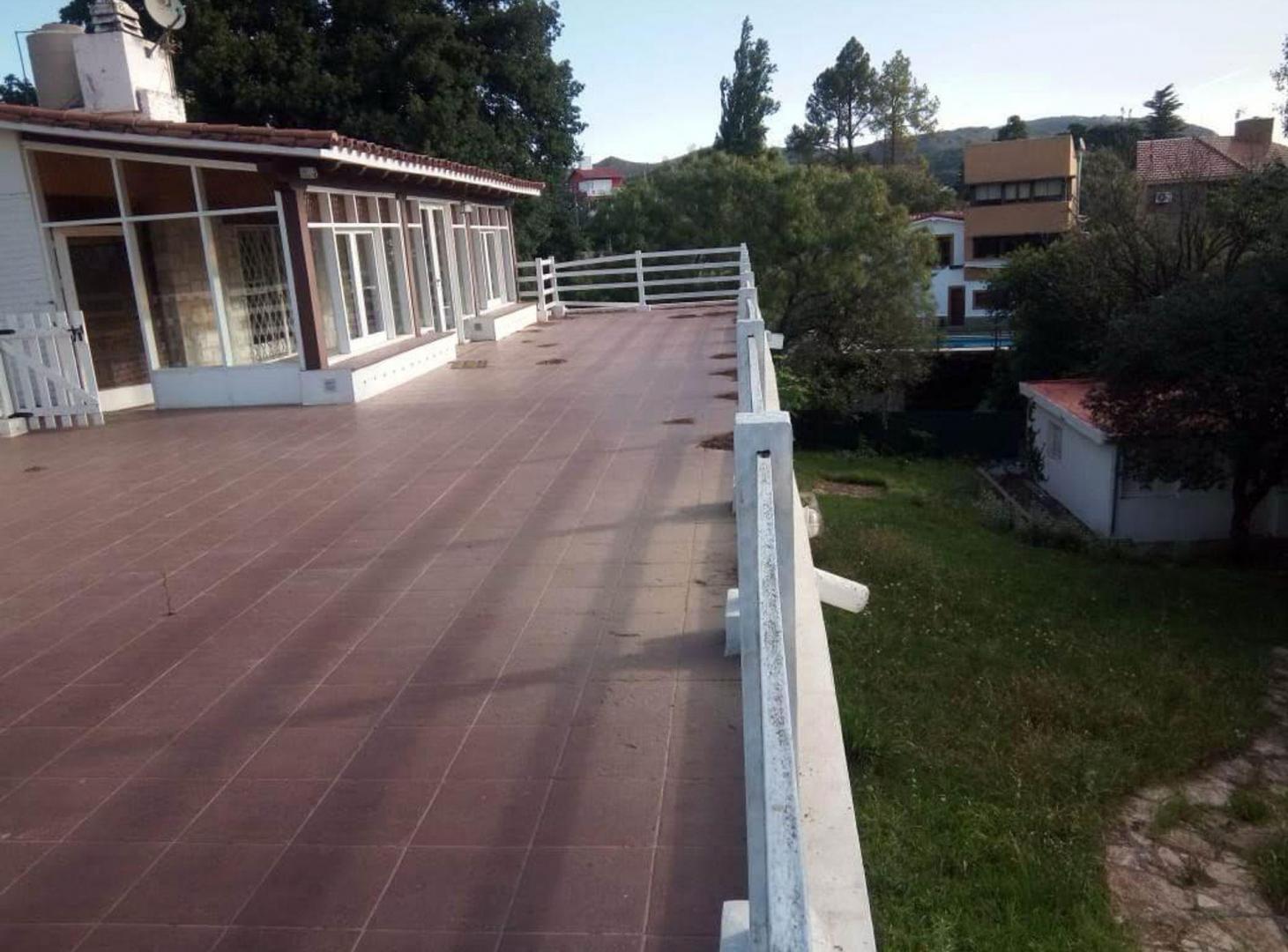 Foto de CASA EN VENTA – BARRIO COSTA AZUL VILLA CARLOS PAZ, imagen 2
