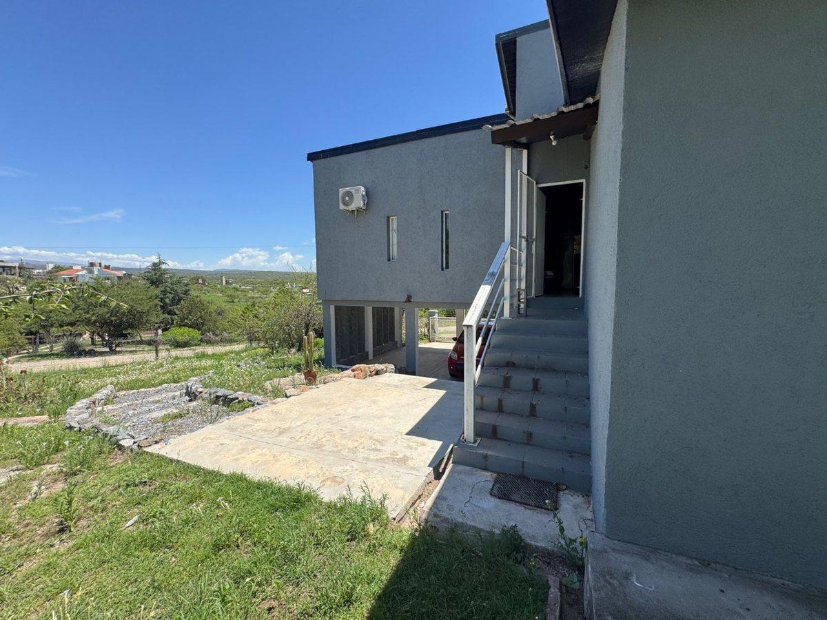 Foto de Venta casa con pileta 3 dormitorios en Siquiman, imagen 5