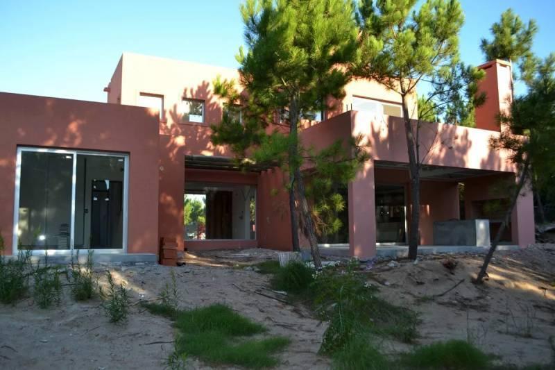 Costa Esmeralda - Casa en Venta en Barrio Residencial 1 2