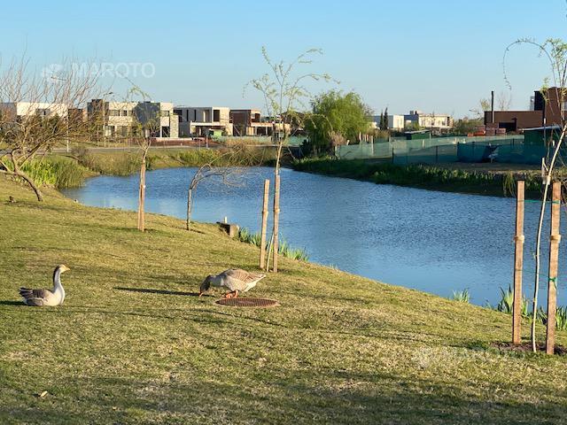 Foto de LOTE A LA LAGUNA EN VENTA EN BARRIO EL CANTON - MAROTO PROPIEDADES, imagen 2