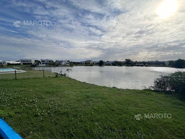 Casa en Venta con Cuatro Dorm. a La Laguna - Maroto Propiedades 2