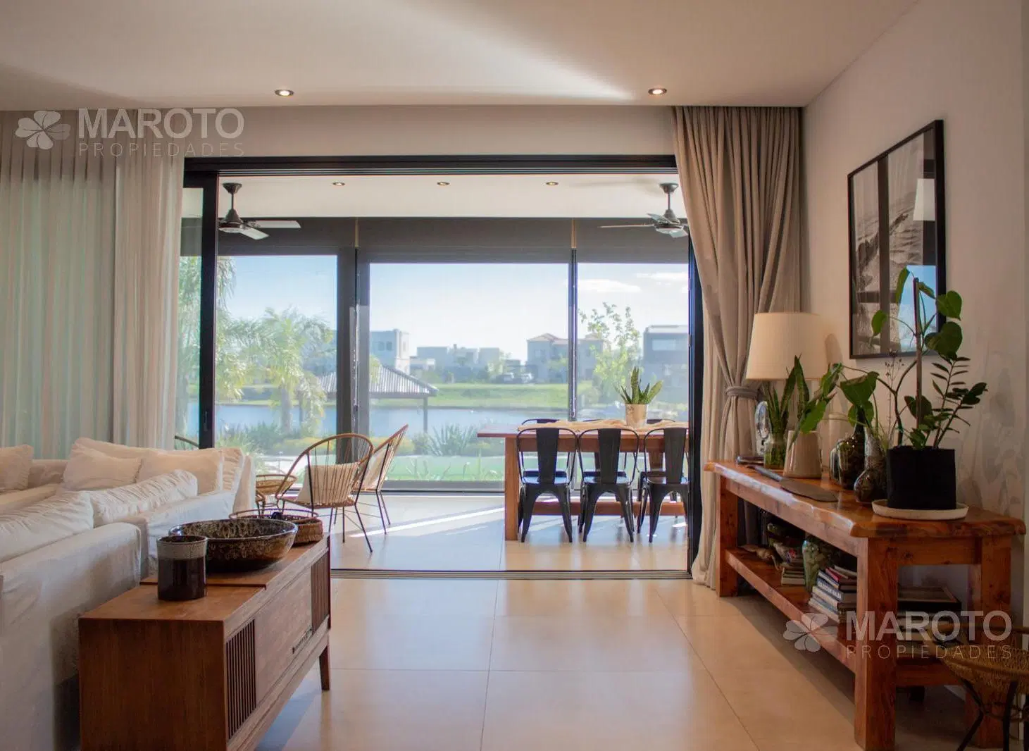Casa en Alquiler anual a la laguna en Puertos del Lago - Muelles 3