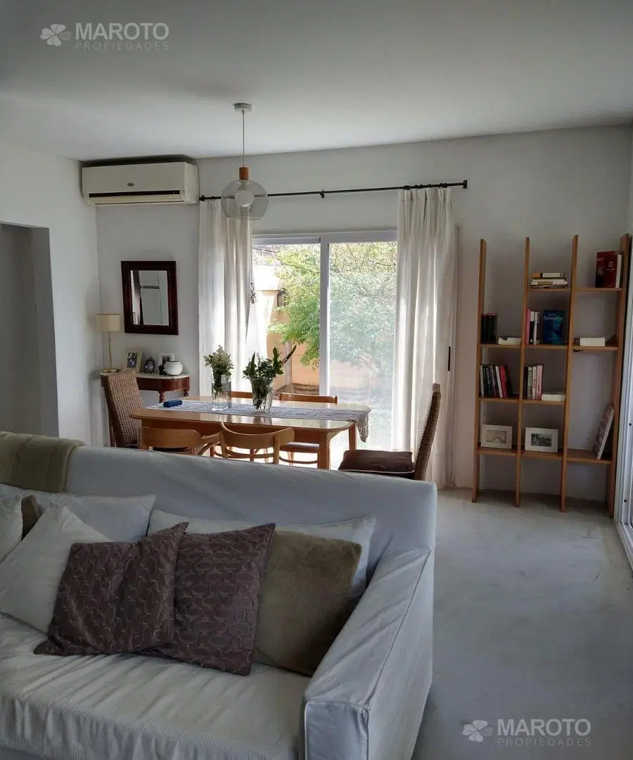 CASA EN  VENTA BARRIO SEPTIEMBRE, CASA DEL BOSQUE, IMPECABLE 2