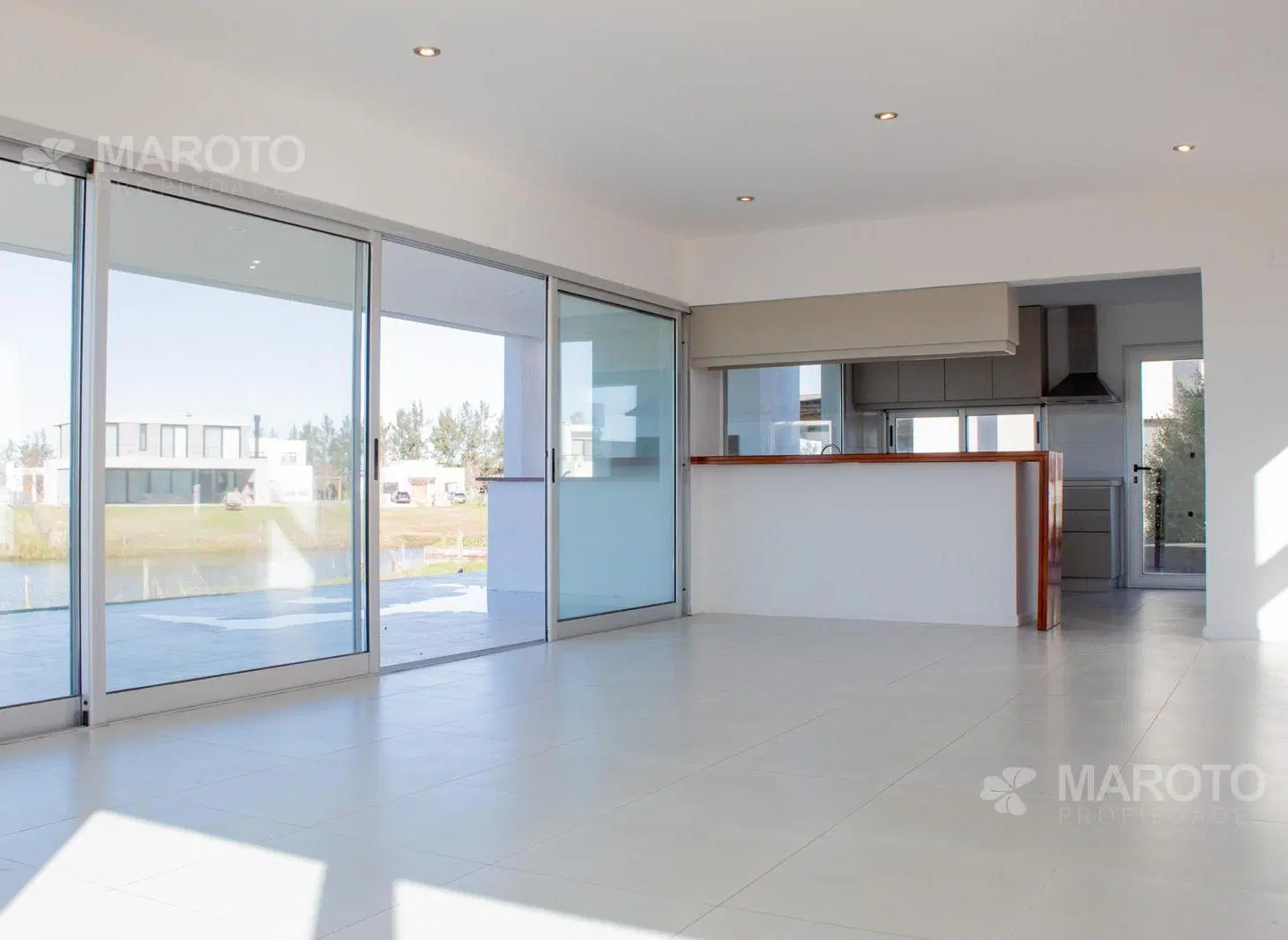 CASA EN VENTA AL AGUA CON CUATRO DORMITORIOS - EN EL NAUDIR AGUAS PRIVADAS - MAROTO PROPIEDADES 4