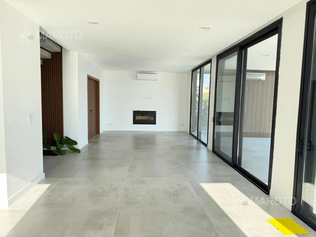 Casa a estrenar frente a la laguna en alquiler anual en Puertos - Costas 1