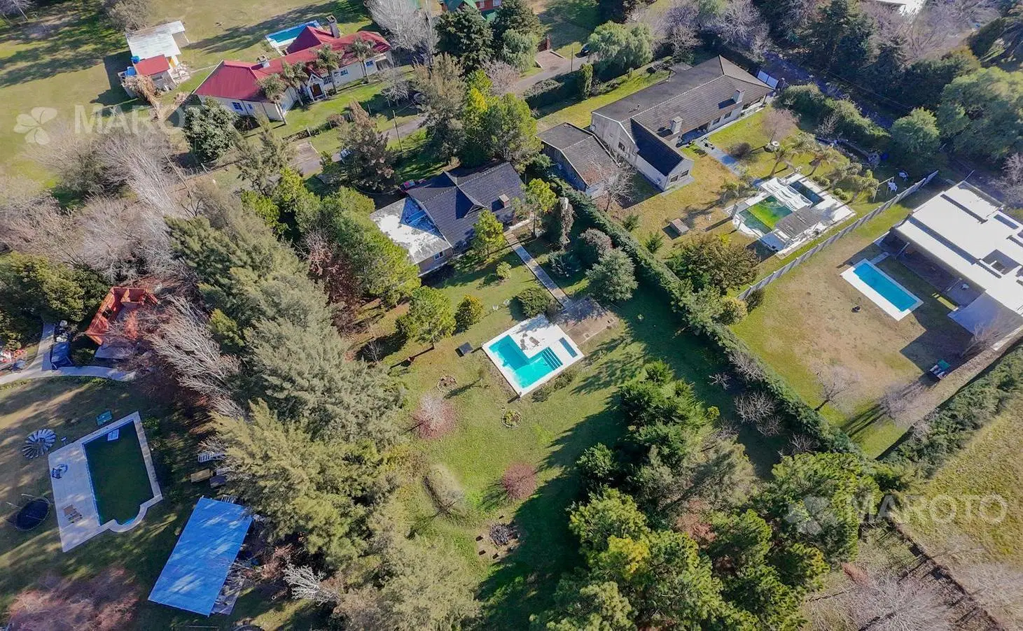 Venta casa 3 ambientes con amplio parque y pileta en Escobar 8