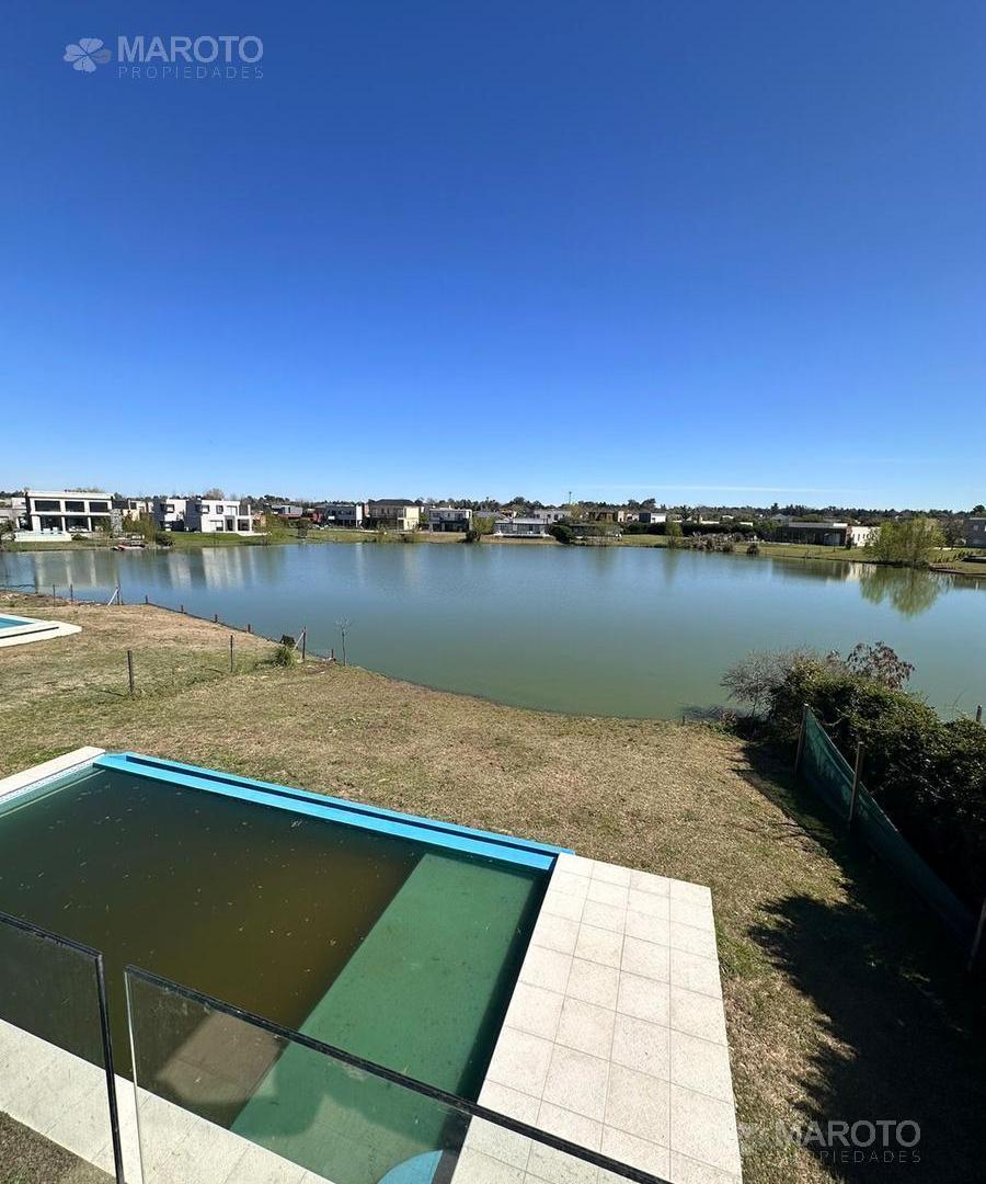 Foto de CASA EN VENTA CON CUATRO DORMITORIOS A LA LAGUNA - MAROTO PROPIEDADES, imagen 3