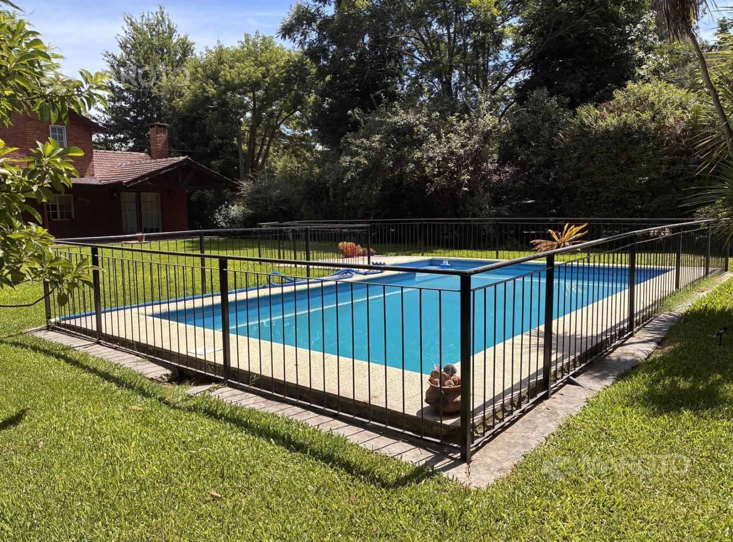 Foto de Venta casa 4 ambientes con parque y pileta en Ingeniero Maschwitz, imagen 1