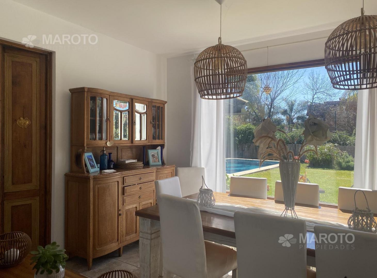 Foto de Casa en venta APTA CREDITO Barrio San Lucas 3 dormitorios y playroom, imagen 1
