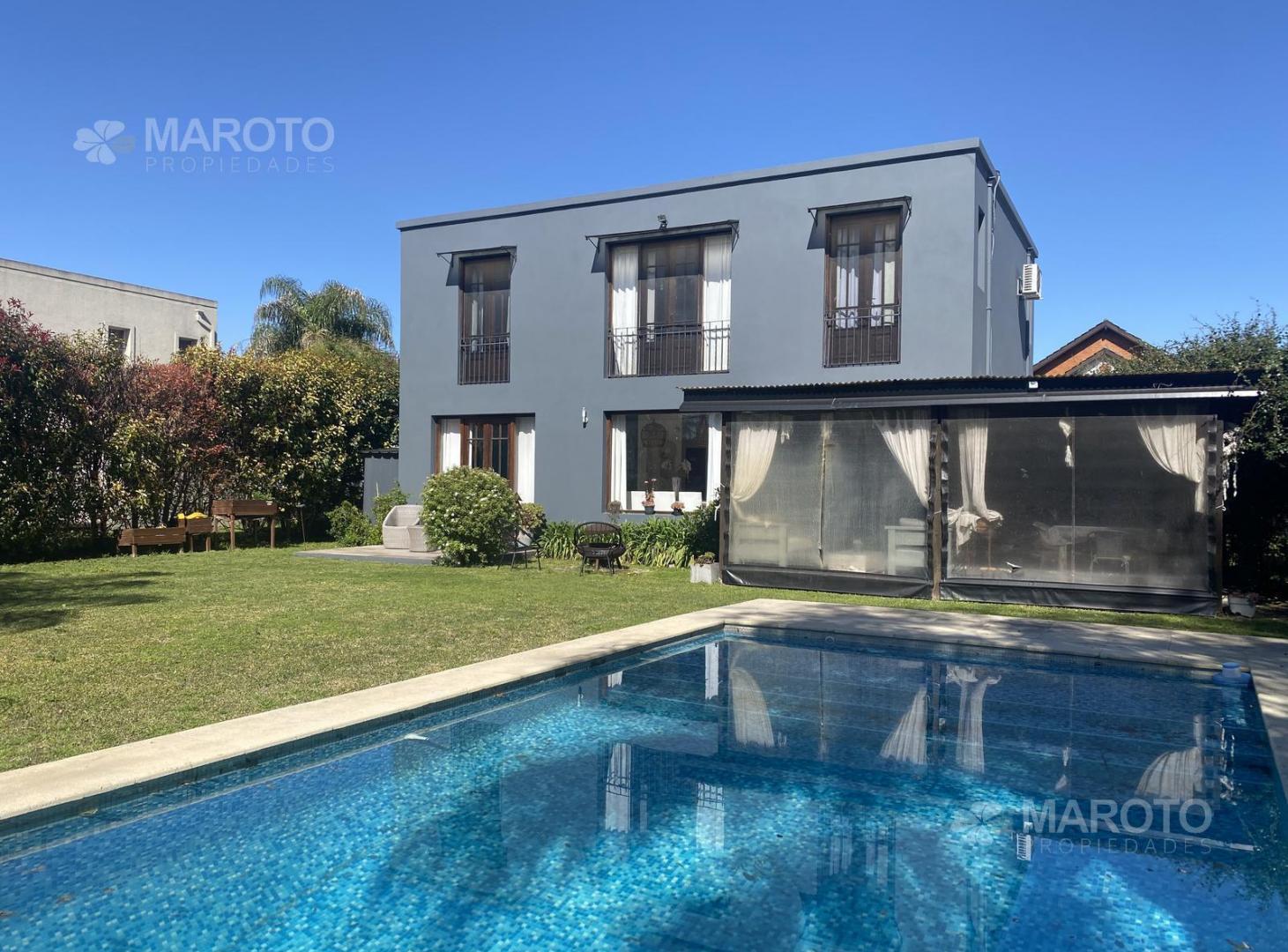 Casa en venta APTA CREDITO Barrio San Lucas 3 dormitorios y playroom