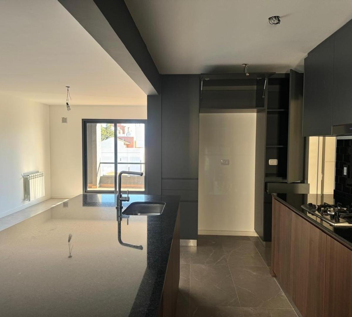 Venta piso de 3 Amb a Estrenar c/ cochera. Haedo Sur