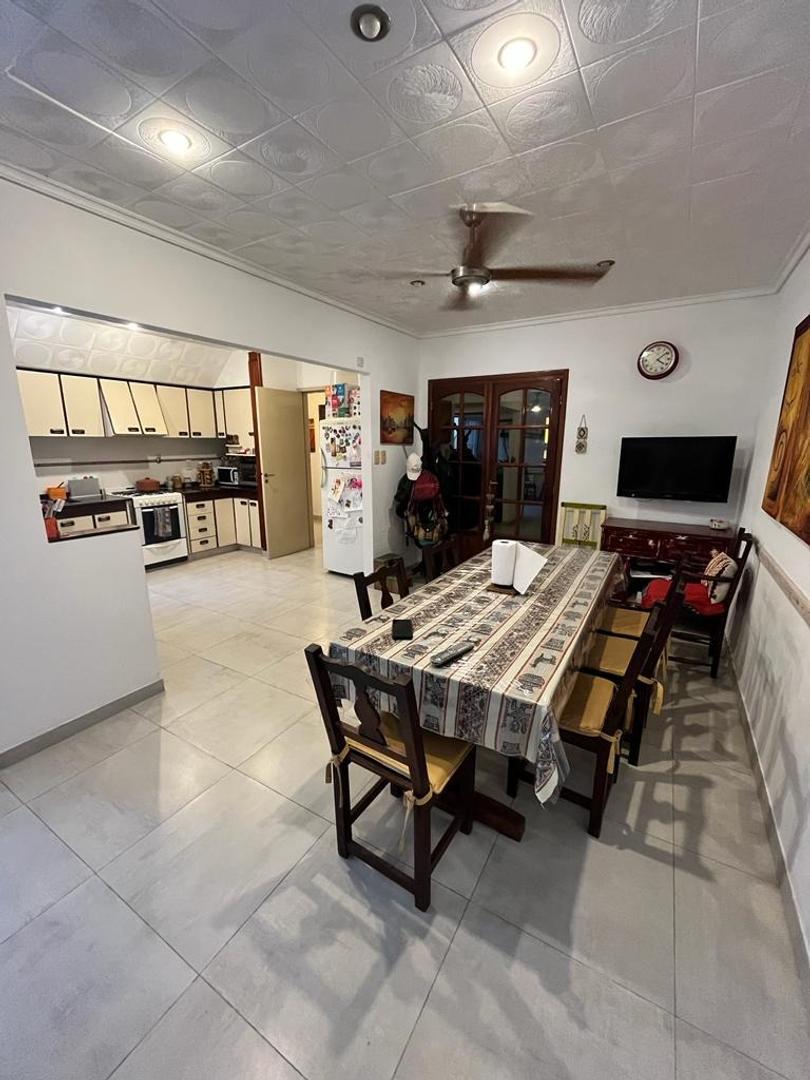 Venta de PH de 4 amb al frente c/ cochera! Haedo Sur