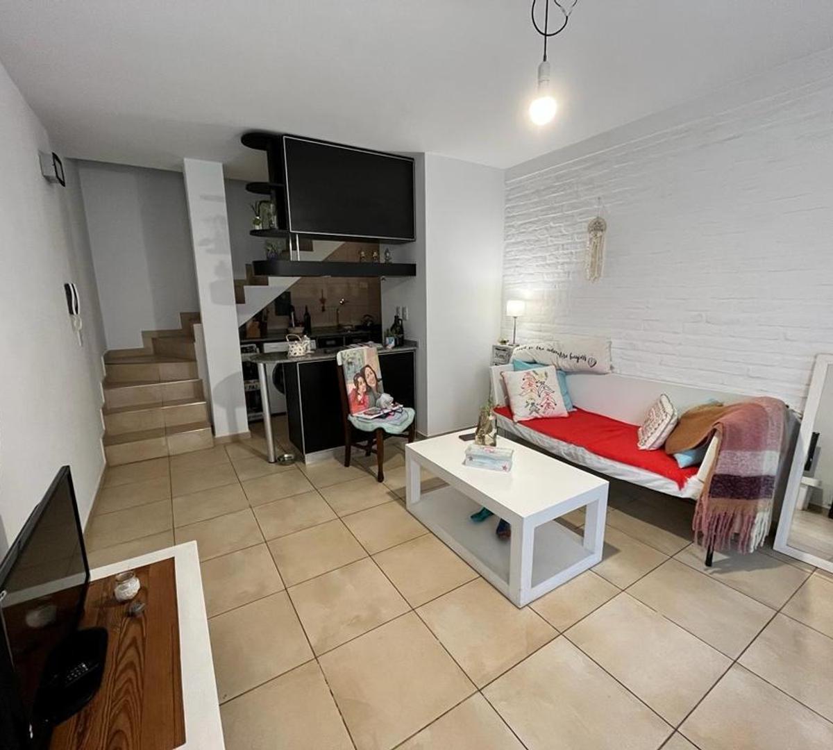 PH de 2 ambientes y medio en complejo- Haedo SUR.