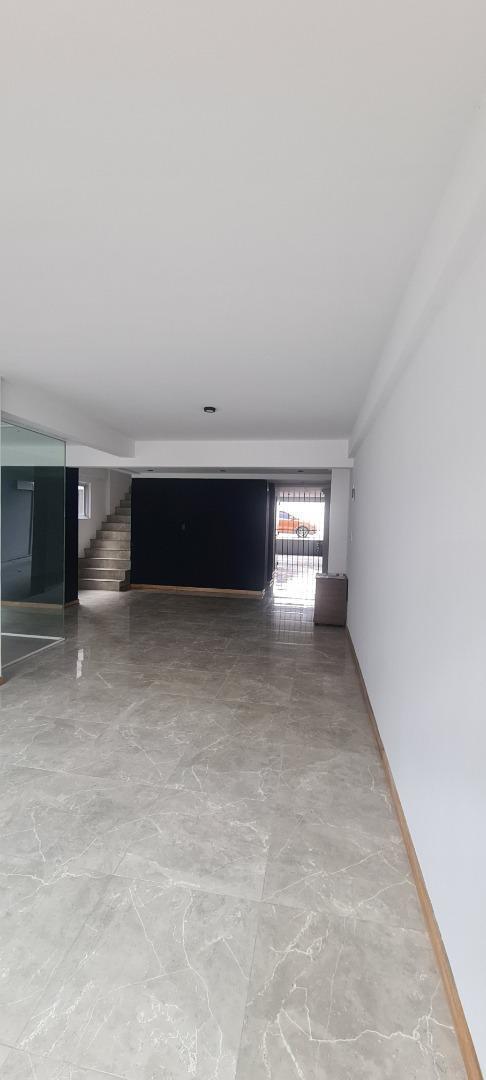 Foto de Venta! 3 amb en Haedo con balcón, terraza, cochera y baulera, imagen 5