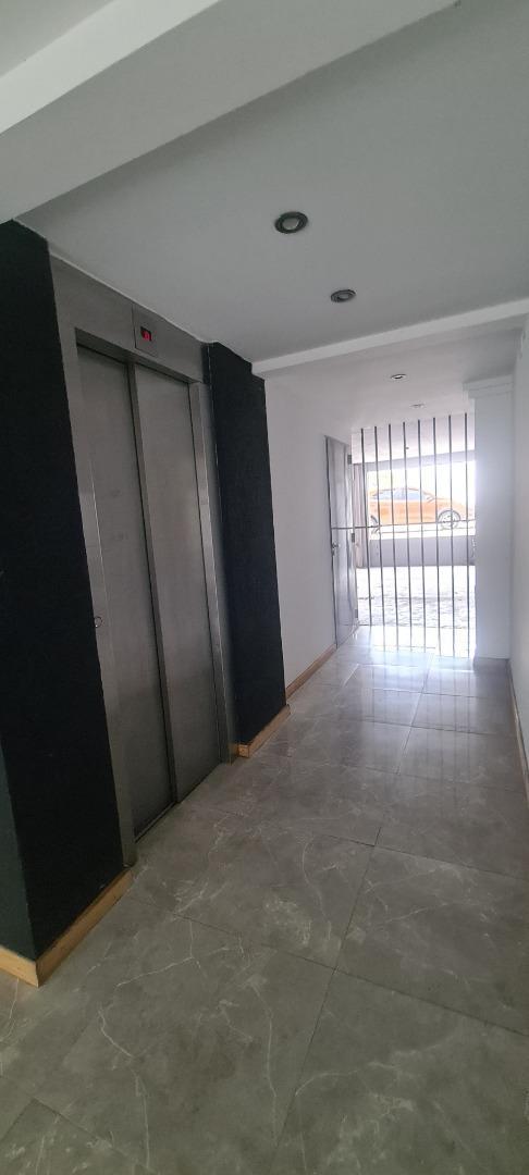 Foto de Venta! 3 amb en Haedo con balcón, terraza, cochera y baulera, imagen 3