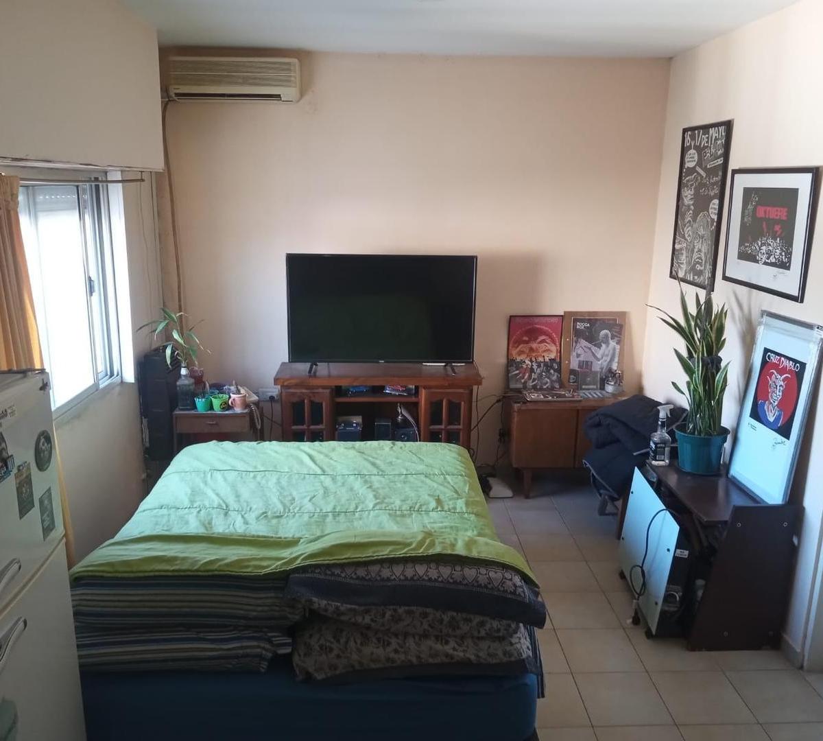 Venta Departamento Monoambiente en Moron 3