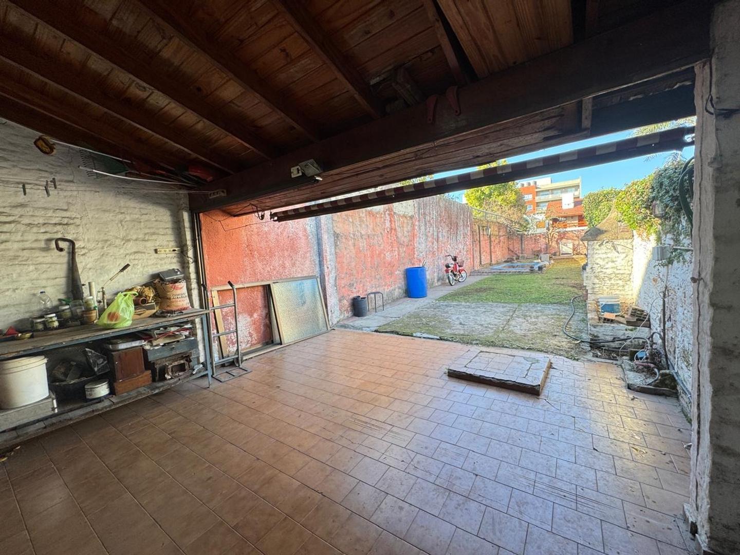 VENTA! Casa tipo duplex de 3 amb c/ cochera - Barrio Guemes