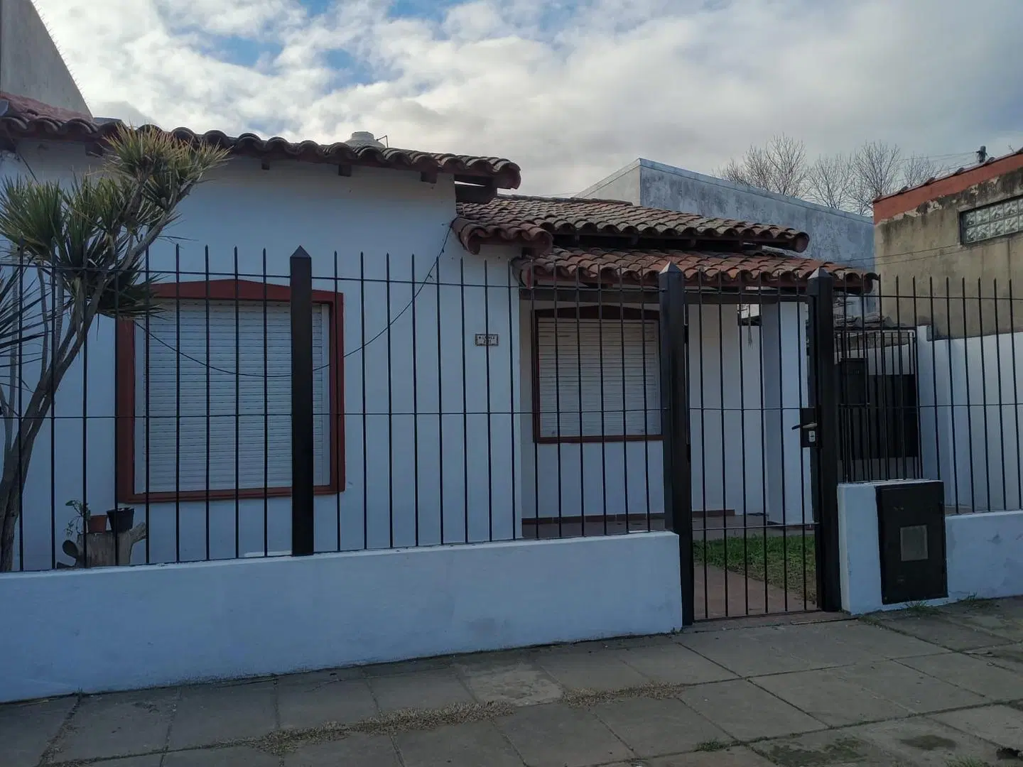 ALQUILER CASA 3 AMB. HAEDO 2