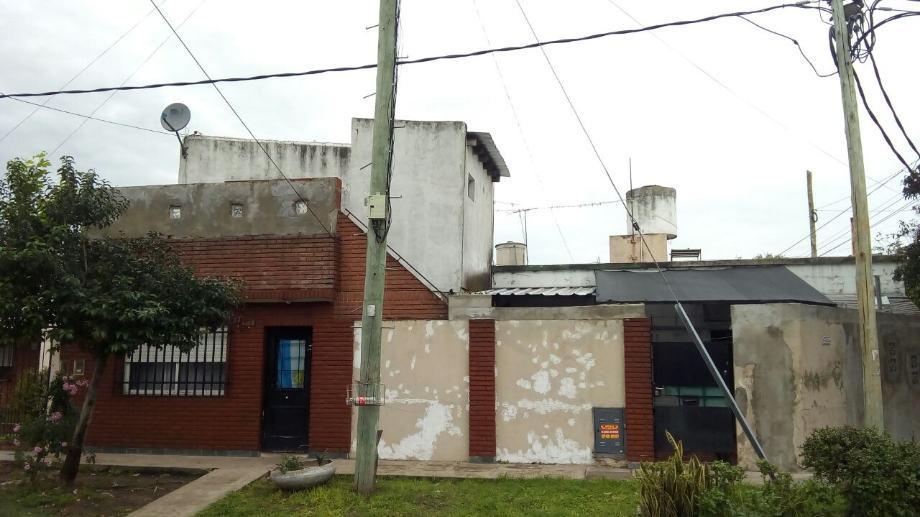 Casa para 2 Familias en Venta Cond en Moron Sur