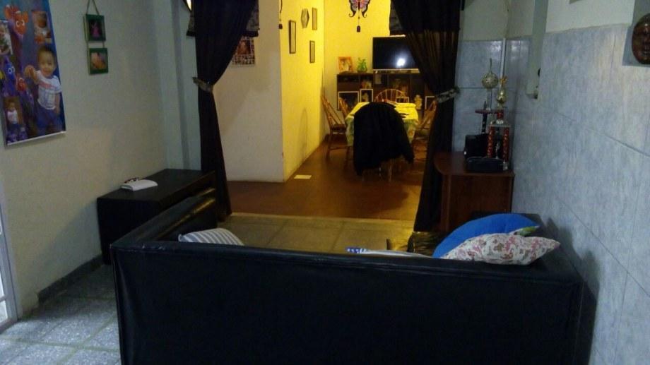 Foto de Casa para 2 Familias en Venta Cond en Moron Sur, imagen 3