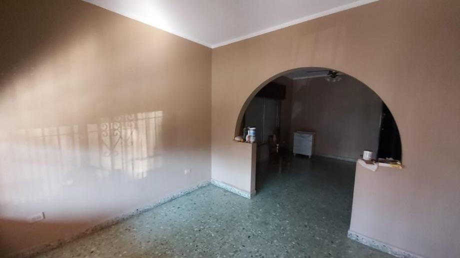 Casa Para 2 Familias en Venta en Moron Sur 5