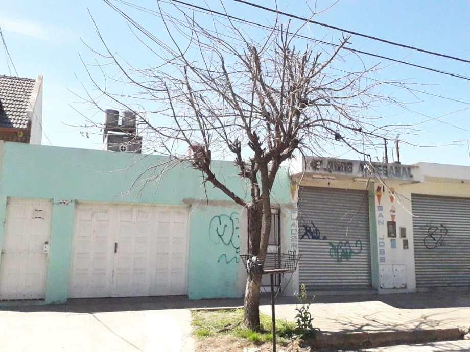 Casa en Venta Cond en Moron Sur