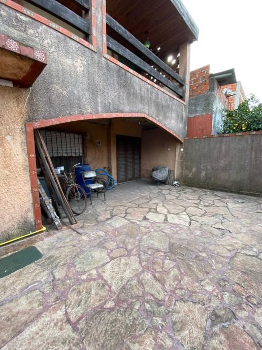 Casa Para 2 Familias en Venta en Moron Sur 5