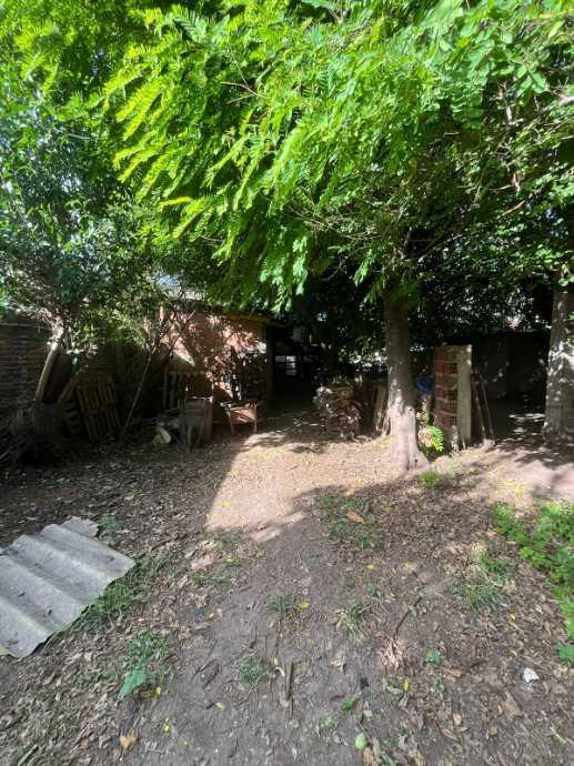 Chalet + Lote. Venta en Bloque. 1