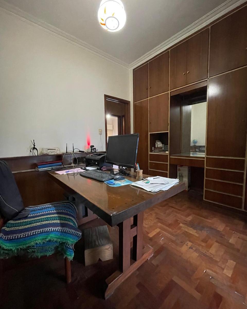 Casa con Cochera, Excelente Ubicacion 2