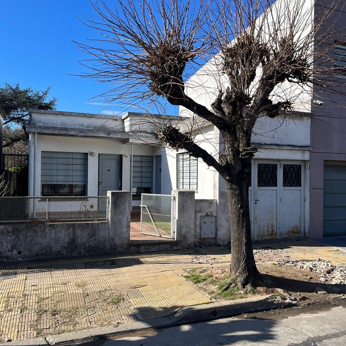 Casa a reciclar en Morón Norte