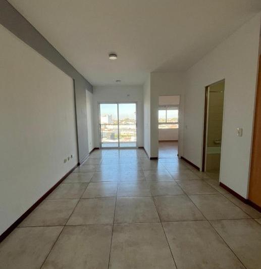 Excelente departamento de 2 ambientes al frente en Moron 4
