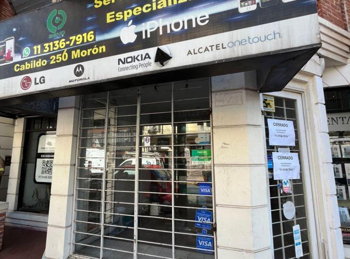 Excelente local a media cuadra de la Universidad de Moron 5
