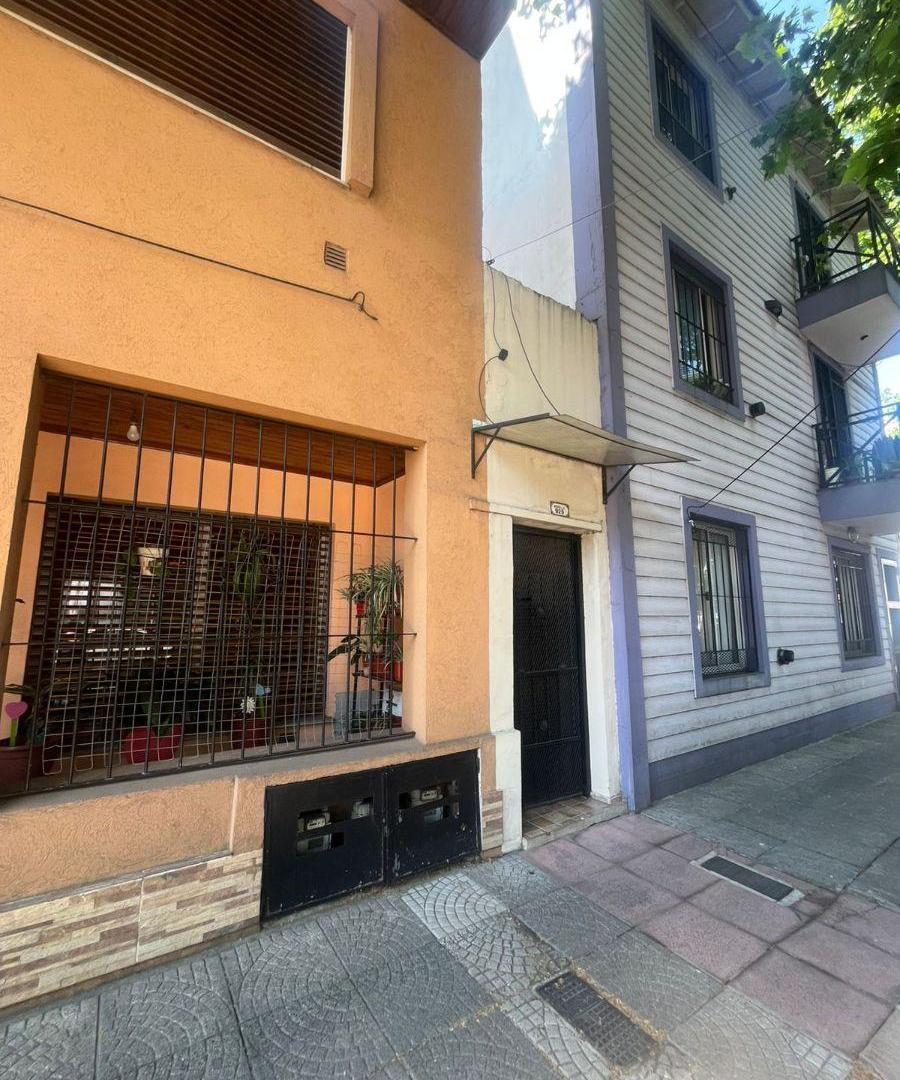 Casa PH totalmente independiente - 3 ambientes con posibilidad de ampliarse a 4 en Moron norte
