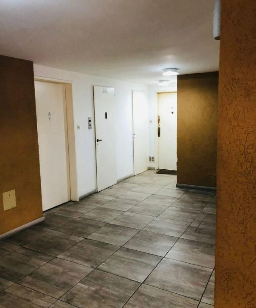 Foto de Departamento monoambiente en 6to piso por ascensor, a pocos metros del, imagen 4