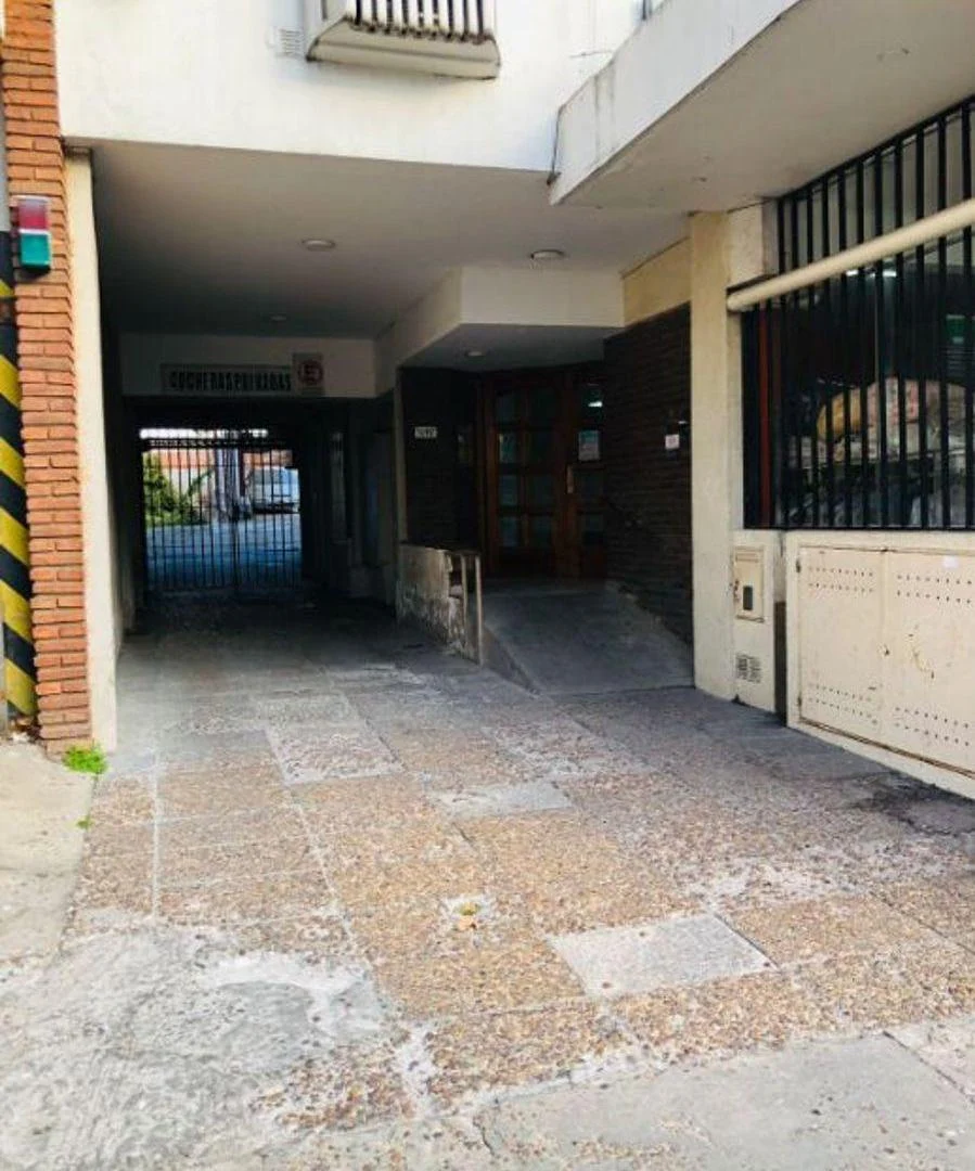 Foto de Departamento monoambiente en 6to piso por ascensor, a pocos metros del, imagen 3