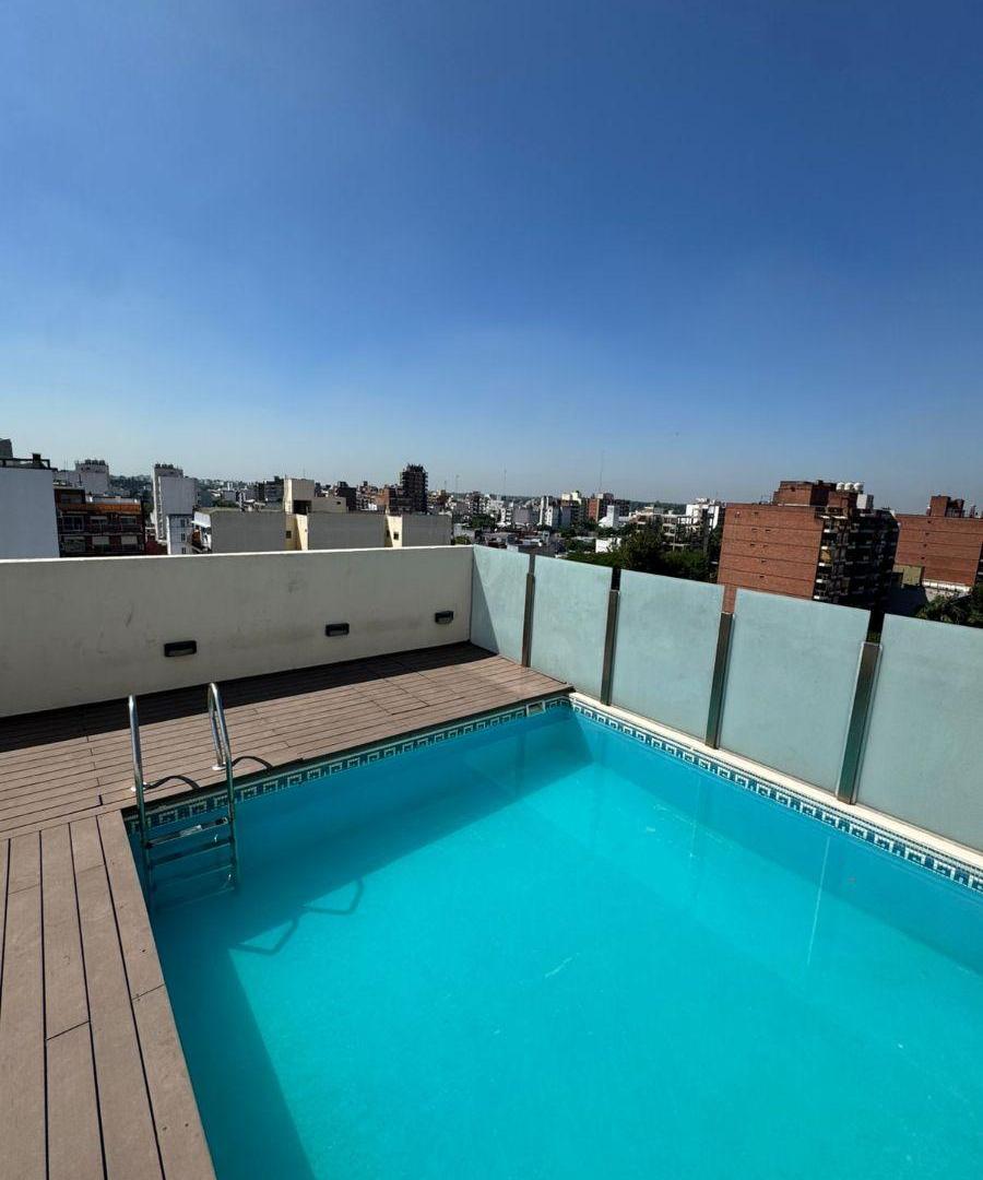 Excelente departamento 3 ambientes Venta Castelar Norte, edificio de categoría con Amenities.