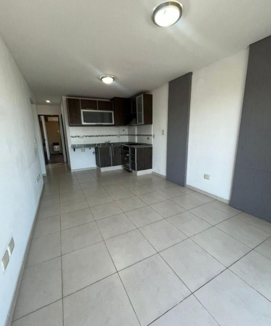 Venta - Departamento de 2 ambientes al frente en Moron. A pocas cuadras del centro comercial