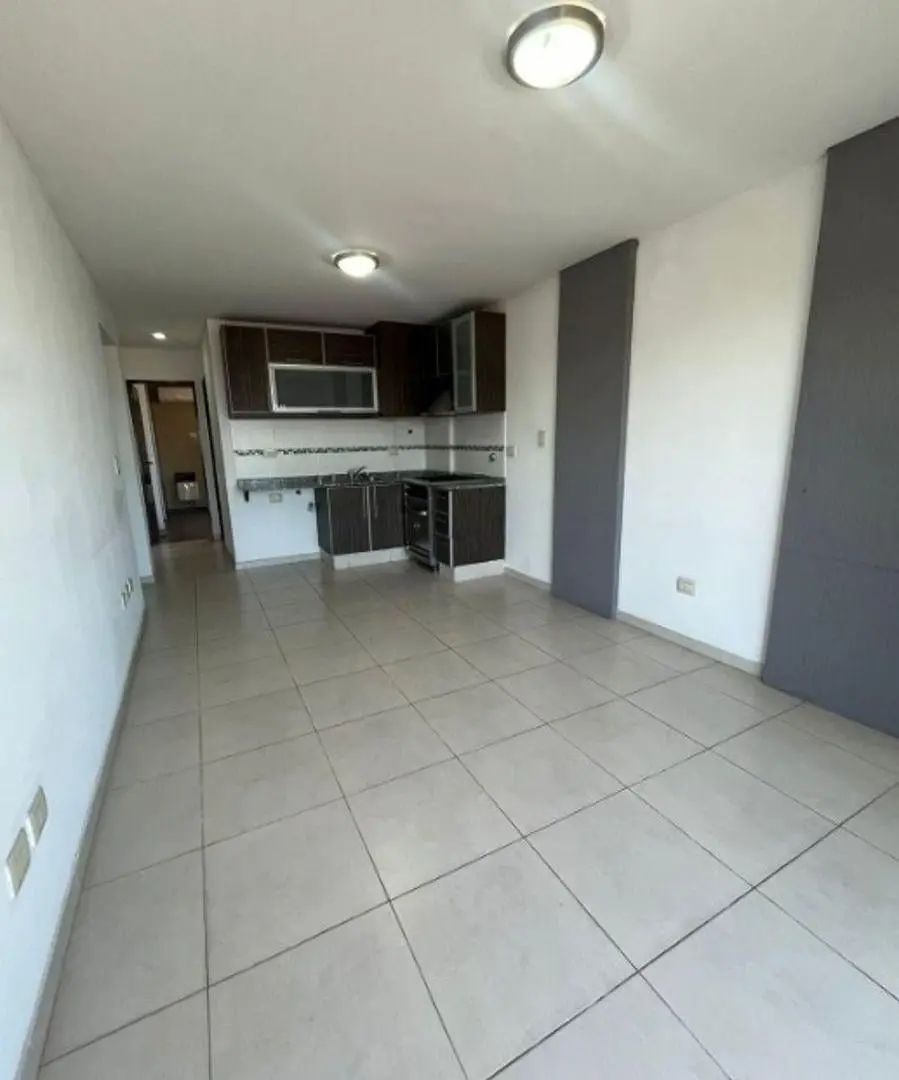 Venta - Departamento de 2 ambientes al frente en Moron. A pocas cuadras del centro comercial 1