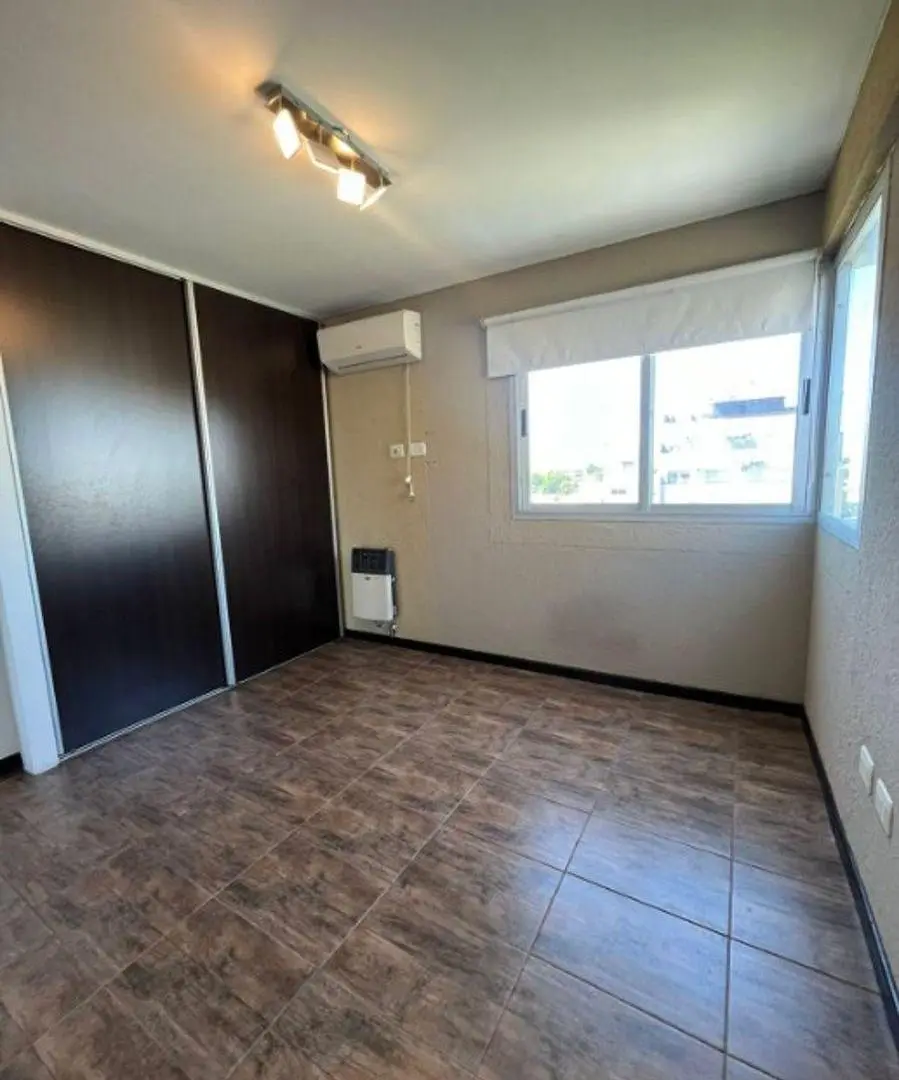 Venta - Departamento de 2 ambientes al frente en Moron. A pocas cuadras del centro comercial 5