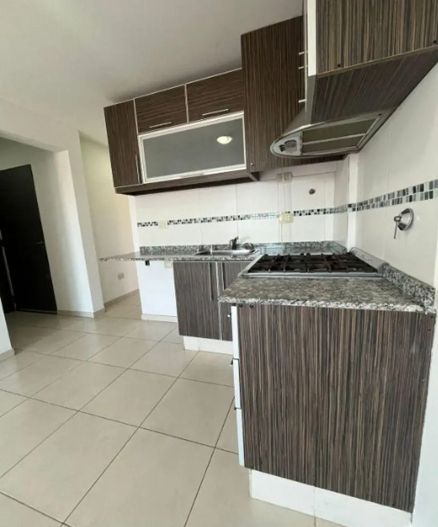 Venta - Departamento de 2 ambientes al frente en Moron. A pocas cuadras del centro comercial 4