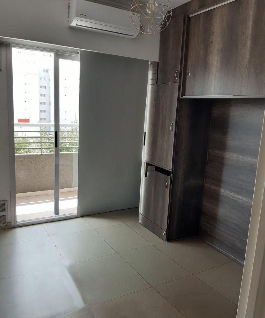 Alquiler - Excelente monoambiente dividido, en zona de fácil acceso y gran comodidad de Moron