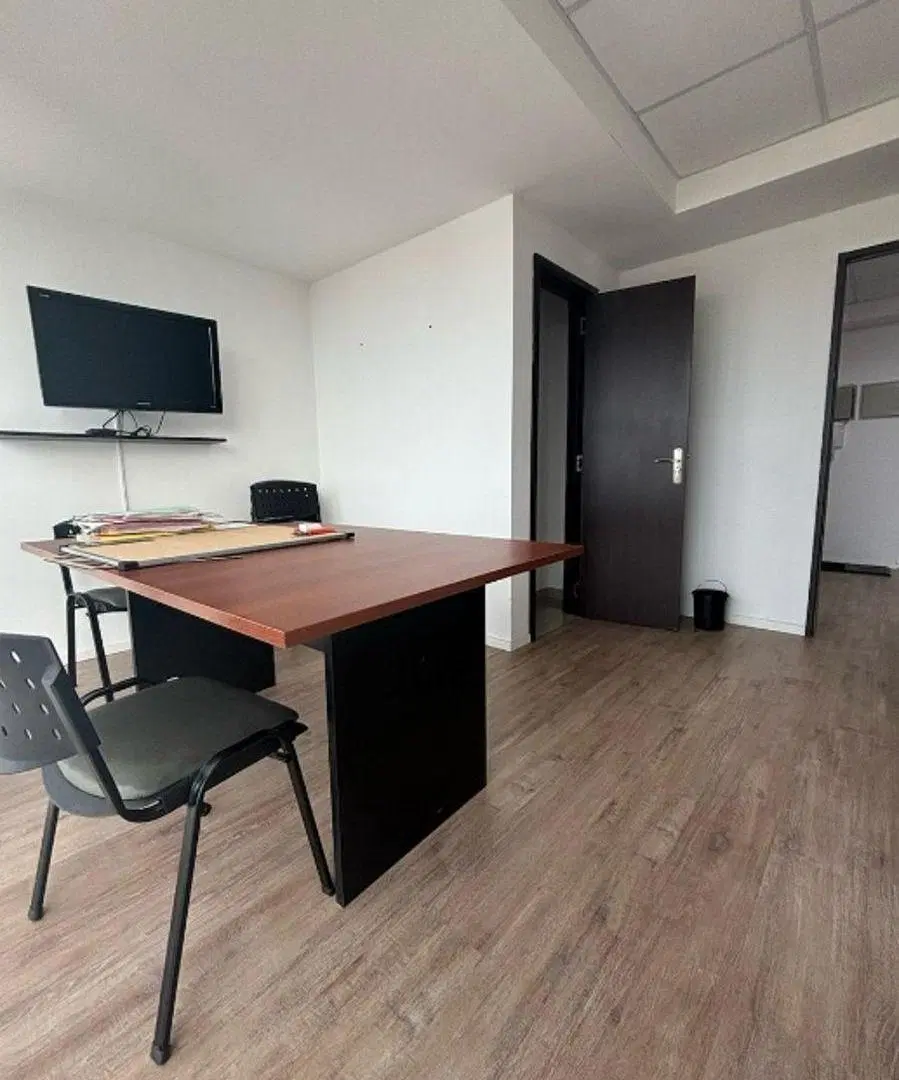 Alquiler - Oficina en Edificio Morón Premium Centro 5