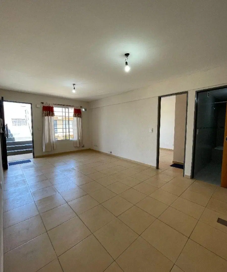 Departamento en alquiler de 2 ambientes en Moron Sur, cerca de Av. H. Yrigoyen y Av. Eva Peron 1