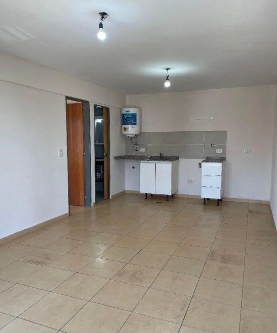 Departamento en alquiler de 2 ambientes en Moron Sur, cerca de Av. H. Yrigoyen y Av. Eva Peron 3